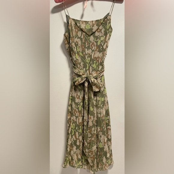 Ann Taylor LOFT,  Silk Floral Dress, Simply Gorgeous, Size 6 - Picture 2 of 4